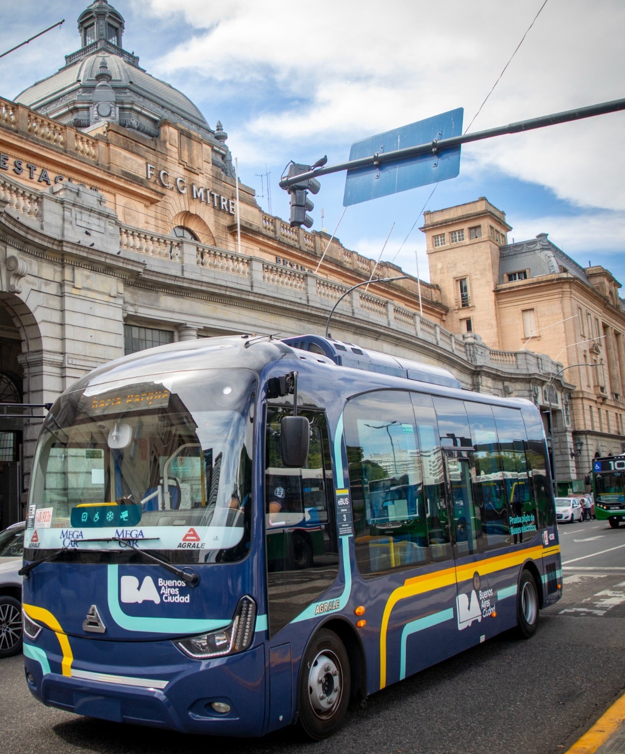 El e-Bus ya conecta Parque Lezama, el Centro, San Telmo y las estaciones  de Retiro y la Terminal de Cruceros