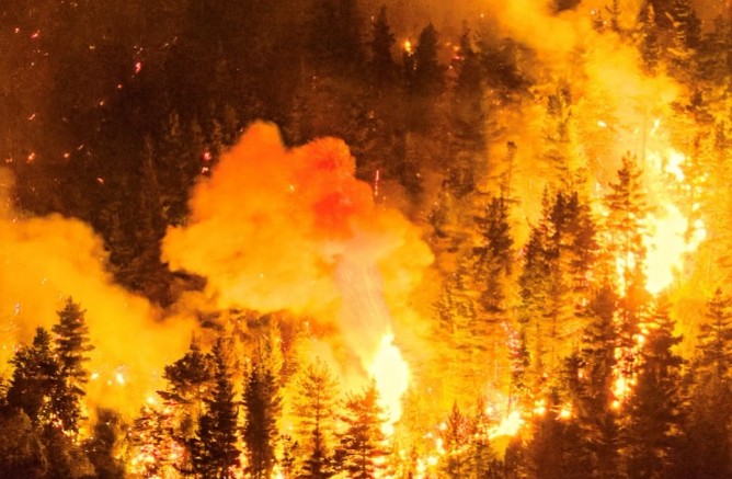 La oposición pone al Gobierno contra las cuerdas por los incendios