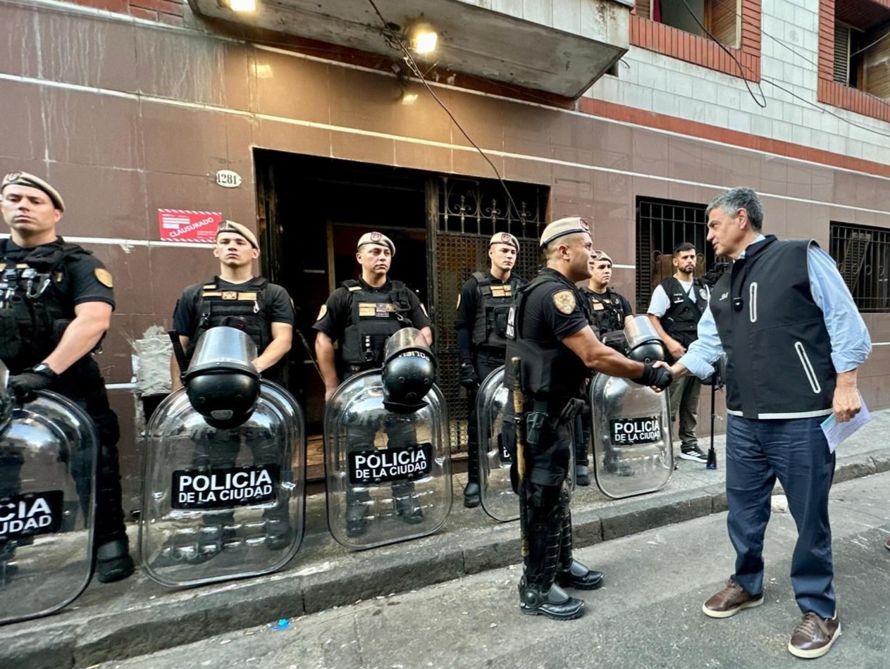 Constitución: el GCBA desalojó un hotel "convertido en cueva de delincuentes"