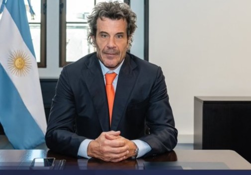 Un hombre de Santiago Caputo dejó su cargo en la UIF