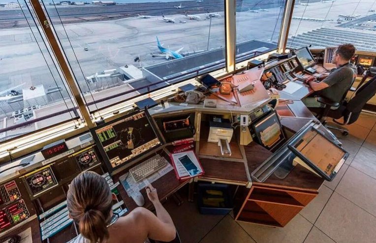 Vuelos en riesgo: los controladores aéreos vuelven al paro en febrero