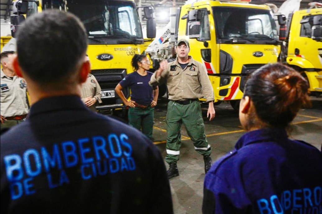 Bomberos de la Ciudad ya trabajan en la emergencia ígnea de Chubut