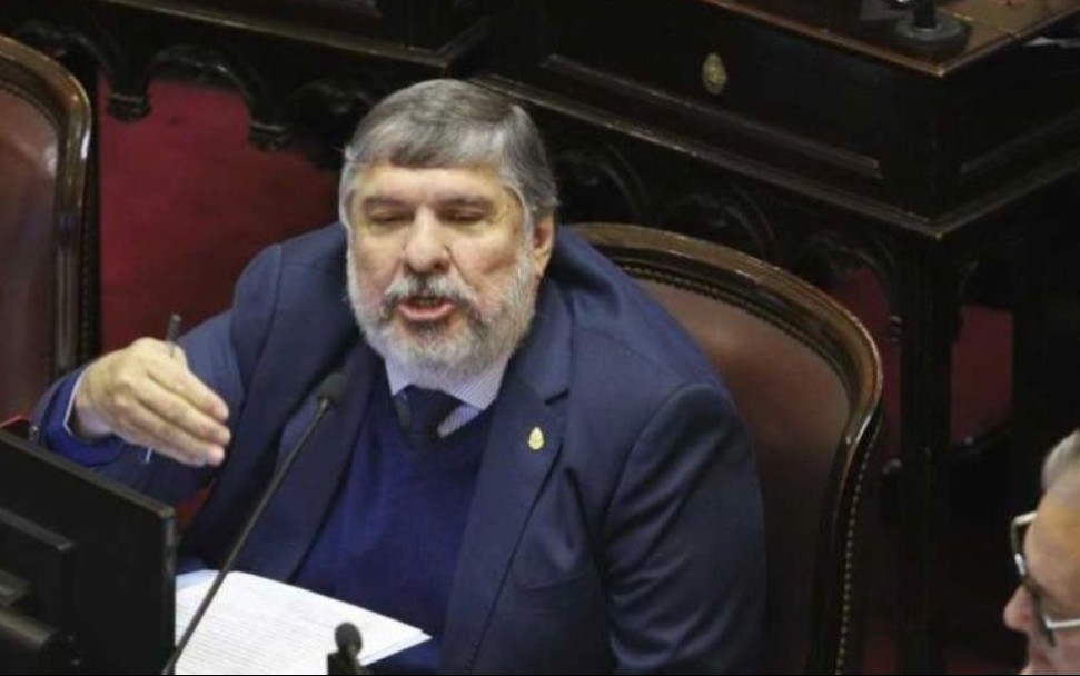 Mayans comparó a Milei con Videla: "Tiene comportamientos parecidos"