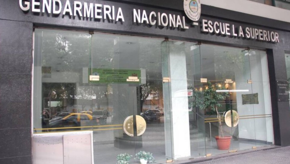 Paquete sospechoso y  explosión en la Escuela de Gendarmería: hubo heridos