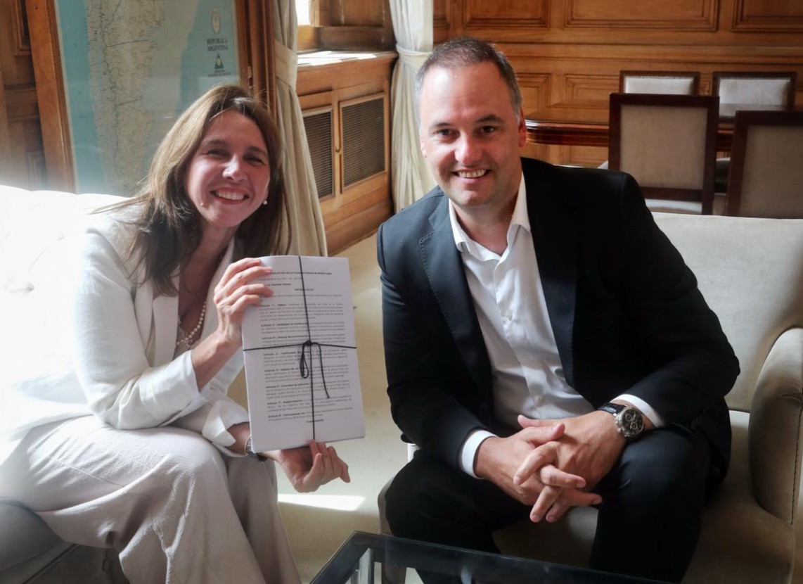 Adorni se reunió con Pilar Ramírez y le entregó 66 proyectos legislativos