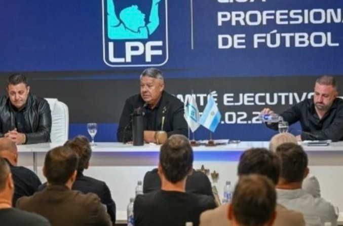 Paro del fútbol: el Ejecutivo se corre del conflicto para evitar costos políticos