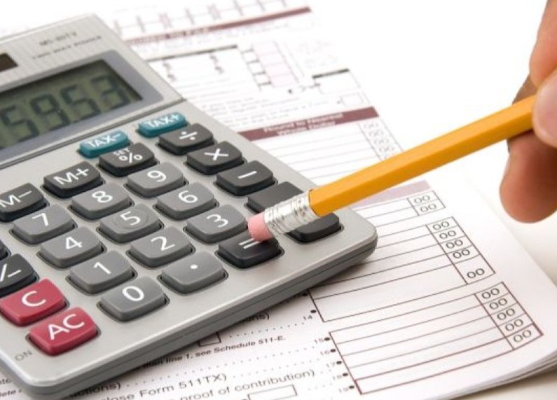 Caputo pierde la pulseada: la Justicia frena la ofensiva contra las tasas municipales