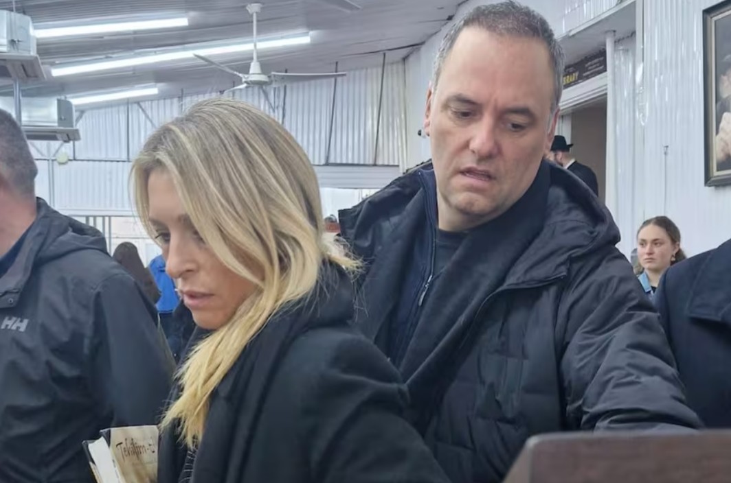 El Congreso debate la presencia de la esposa de Adorni en la gira presidencial