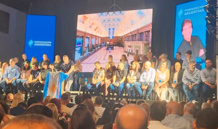 Casielles y Camaño empujan la proyección nacional de Dante Gebel