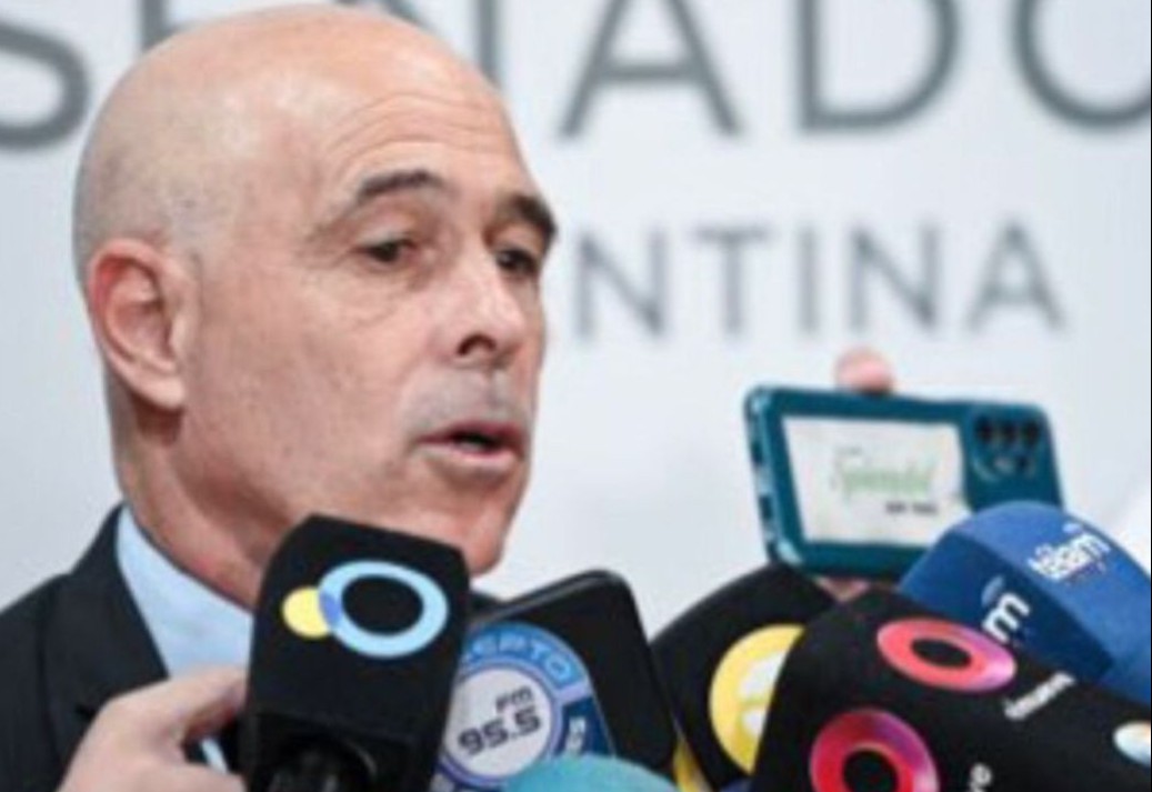 Abdala descartó una interpelación a Karina Milei y Adorni: “Tiran piedras a la luna”