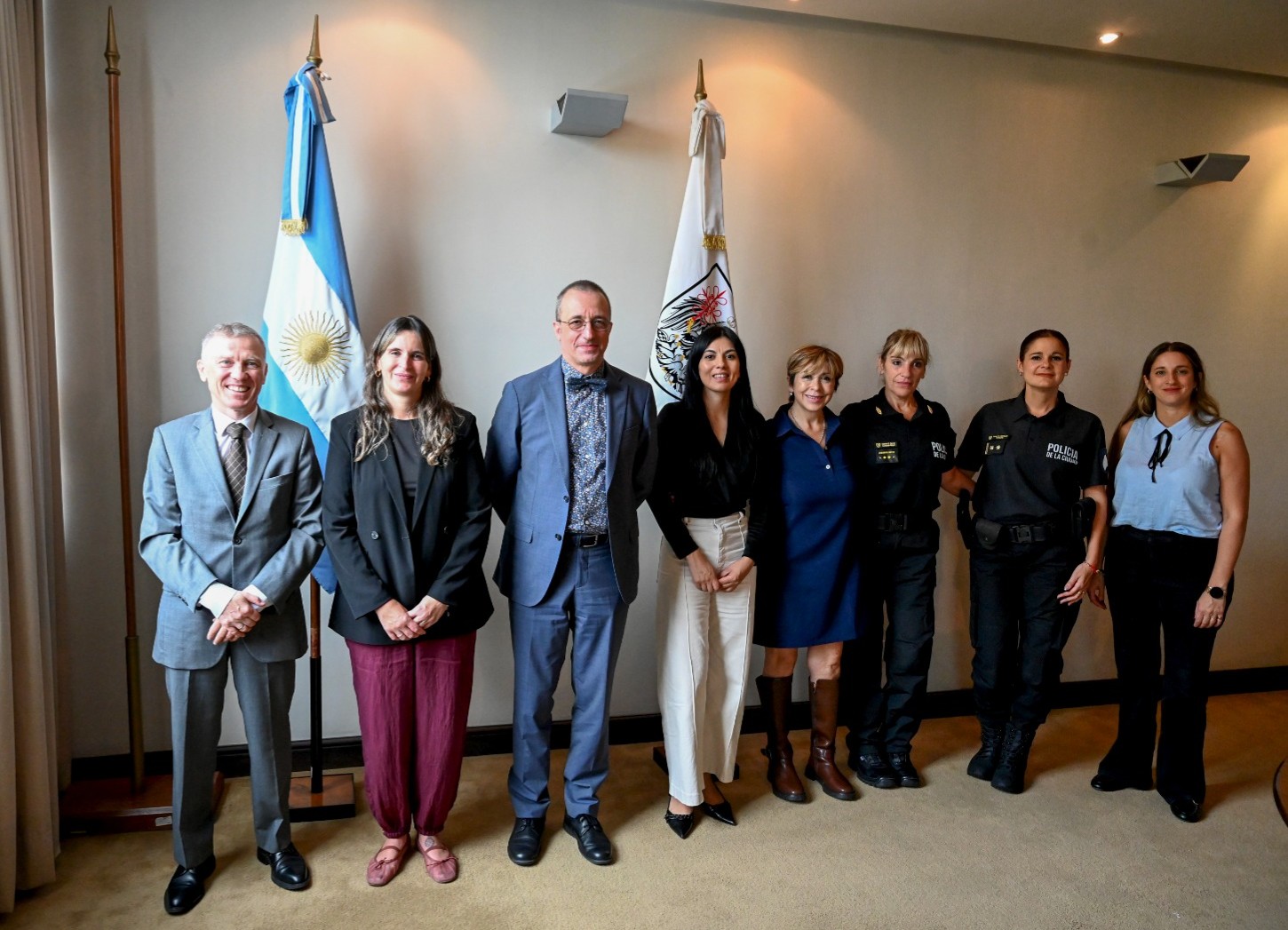 Violencia de género: la Ciudad exhibió sus programas de asistencia ante Francia