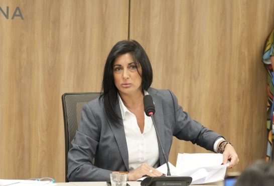 Insólito error de Juliana Santillán: citó a Checoslovaquia, país que ya no existe