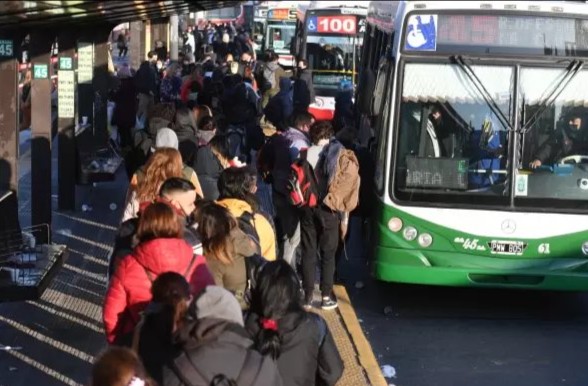 Alerta en el AMBA: caída en frecuencias de colectivos y advertencia sindical