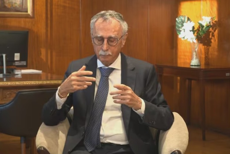 Crisis en cadena: Adorni arrastra al ministro Lugones