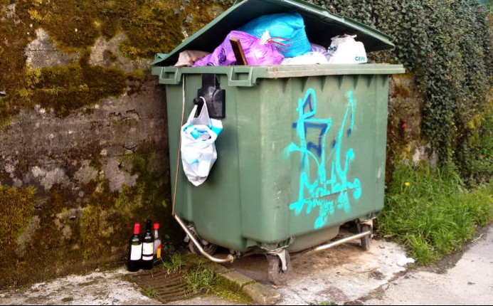 Quemó un contendedor de basura en San Cristobal y lo condenaron a un año y medio de prisión efectiva