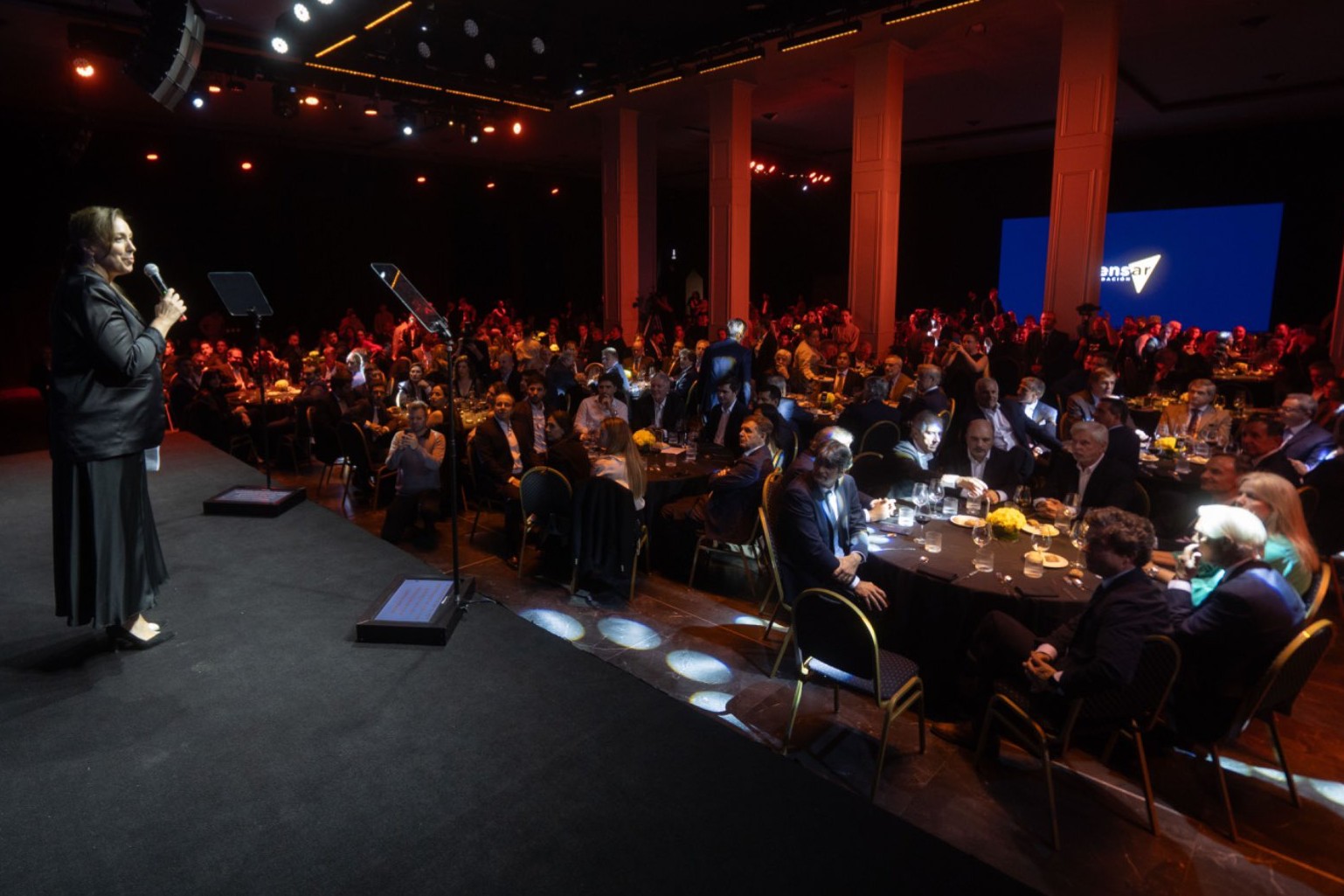 "Los privilegios del Poder"