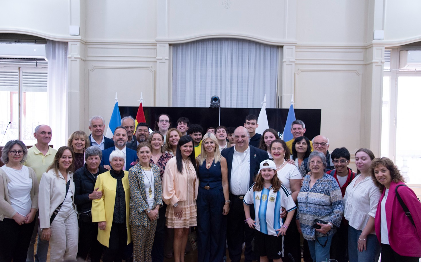 Legislatura: visita de la senadora española Nidia María Arévalo Gómez