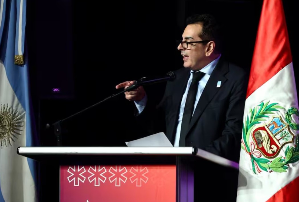 Feria del libro: papelón y abucheos al secretario de Cultura de Milei