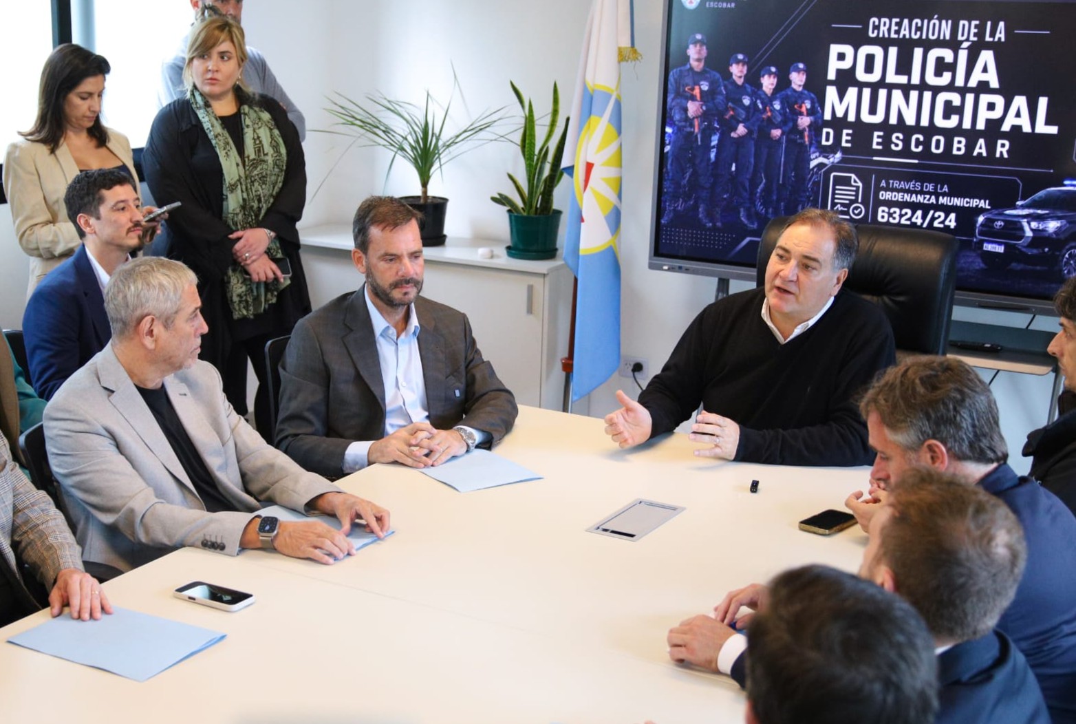 Kicillof cede: intendentes ganan terreno con policías municipales