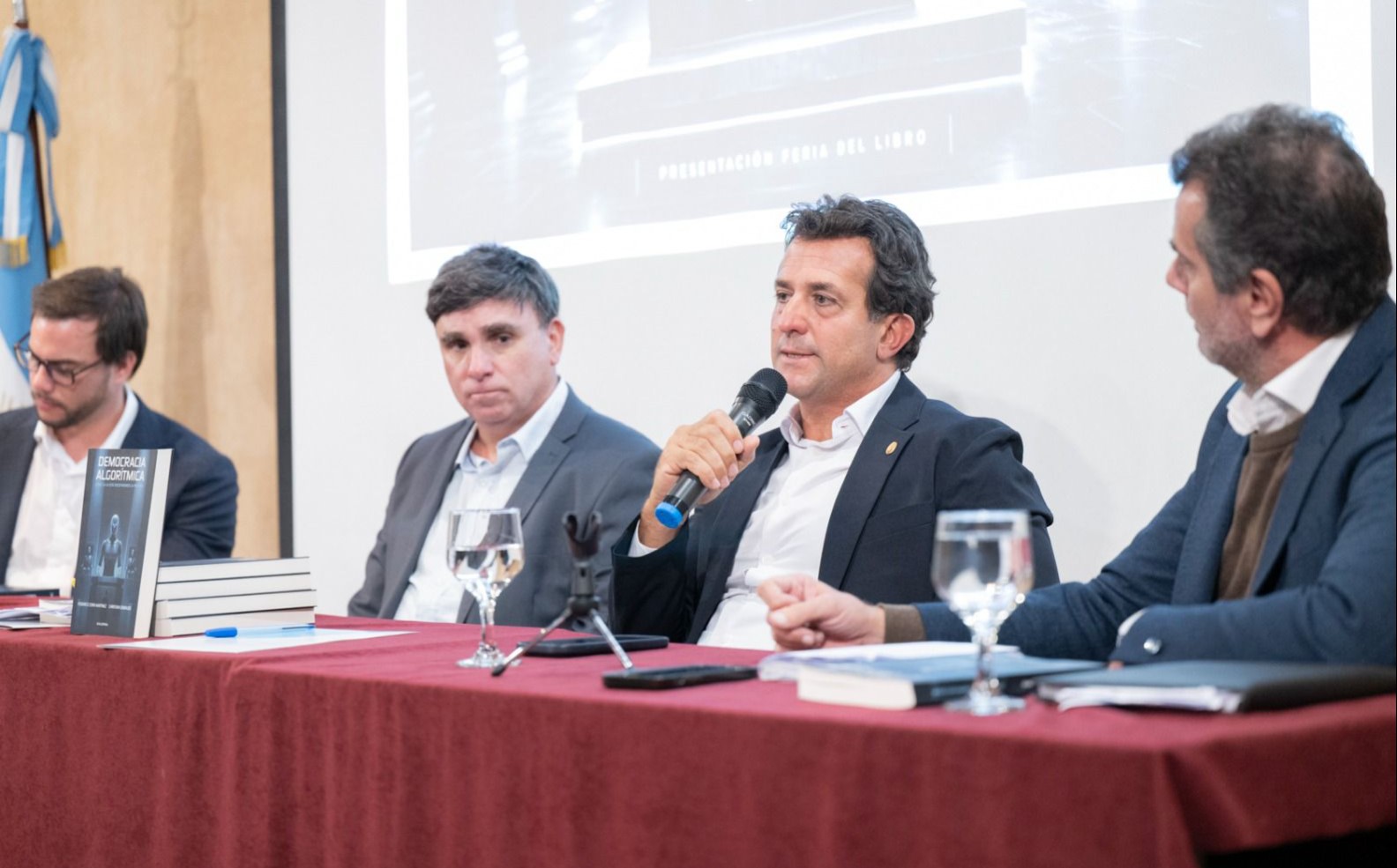 Inteligencia Artificial: Gribaudo presentó su nuevo libro "Democracia Algorítmica"