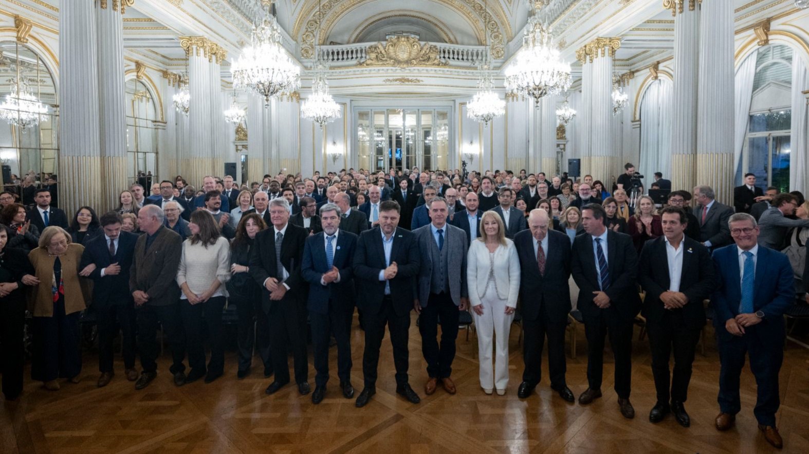 Con Zitarrosa de fondo, Orsi y Santoro homenajearon a los muertos por la dictadura