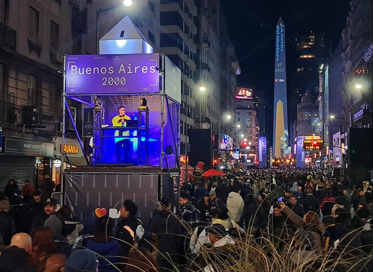Más de 200 mil personas celebraron los 90 años del Obelisco