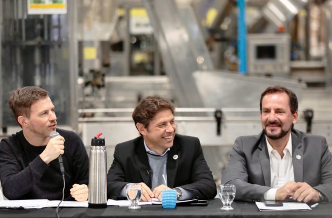 Kicillof mira el 2027 y abre el gobierno a intendentes