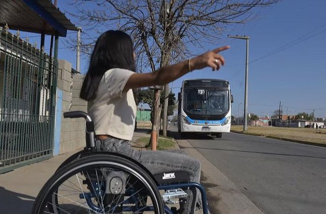 Motosierra a la discapacidad: fin de los pasajes gratuitos