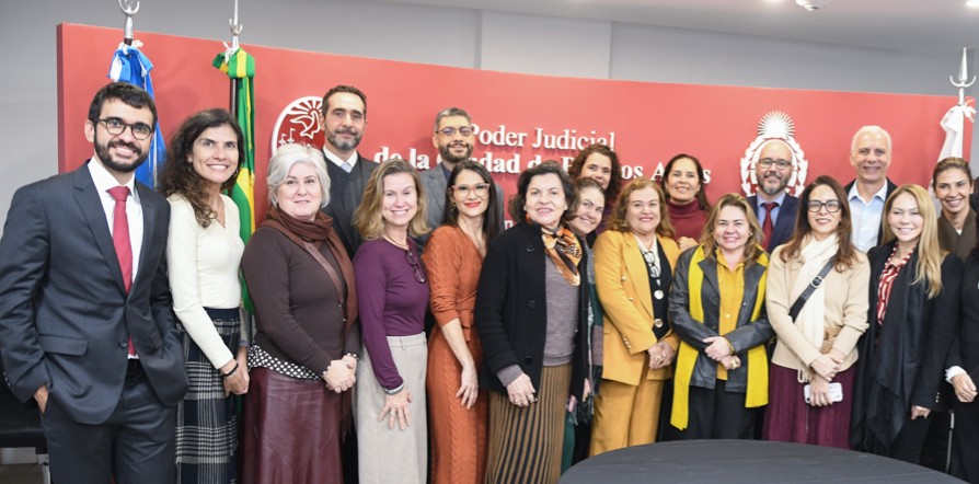 Visita de magistrados de Brasil al CMCABA