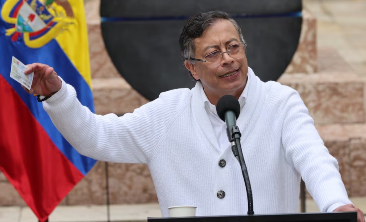 Gustavo Petro: Mercenarismo, hipocresía y disidencia controlada