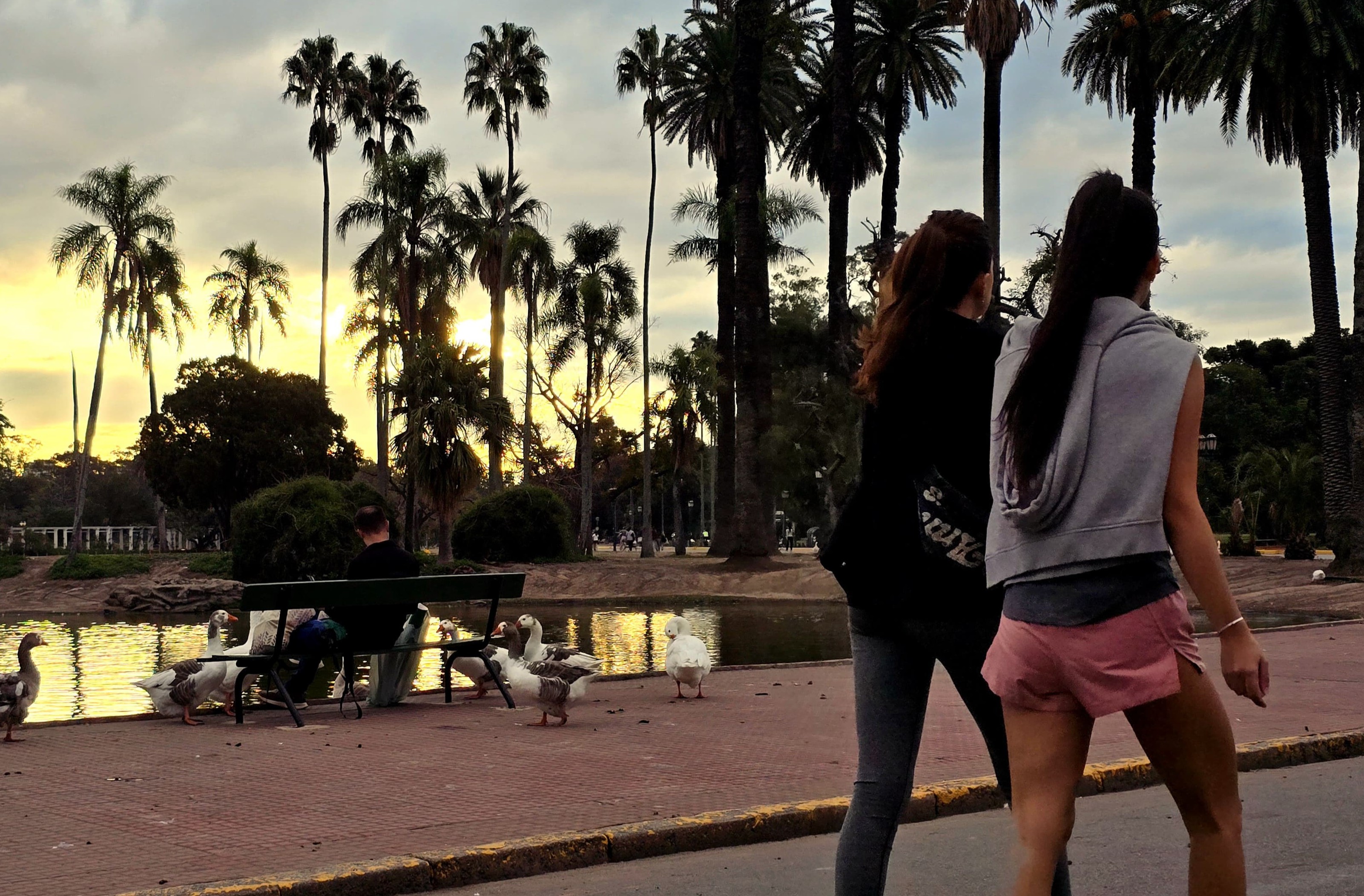 El GCBA sumará cafés, Wi-Fi y baños en parques y plazas