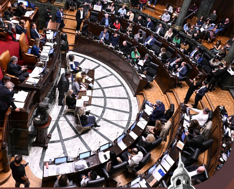 La Legislatura aprobó la Ley anti Trapitos y el endeudamiento para la línea F