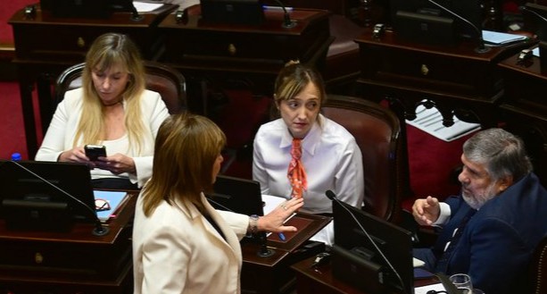 La crisis de Adorni destapa un pacto inesperado