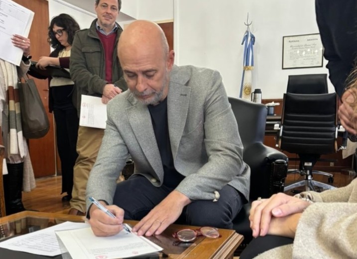 Ocampo firmó escrituras por herencias vacantes