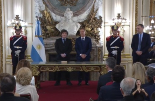 Santilli asumió como jefe de Gabinete con 14 gobernadores presentes