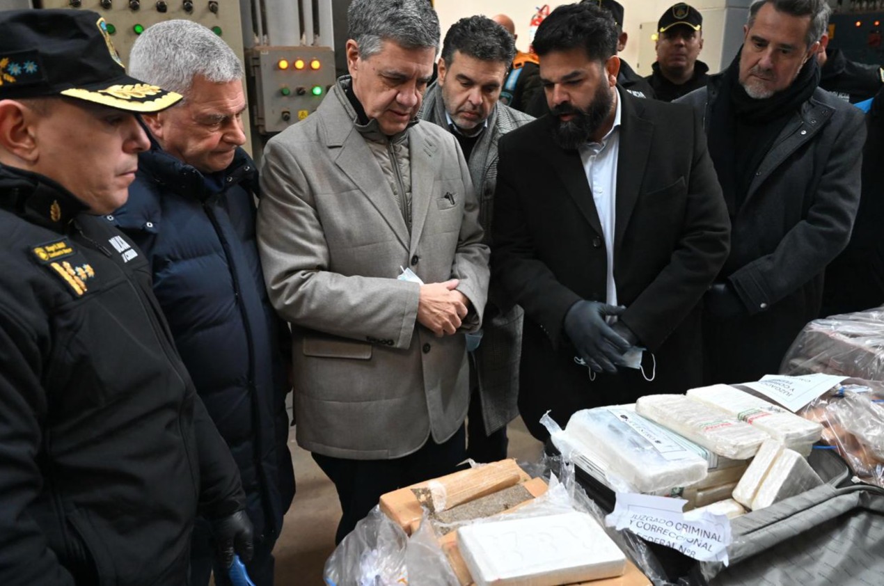  "Ley y orden": GCBA quemó casi 1.000 kilos de droga secuestrada 