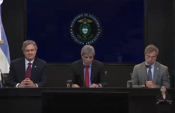 Caputo: "Salir a los mercados es una opción más, no un objetivo"