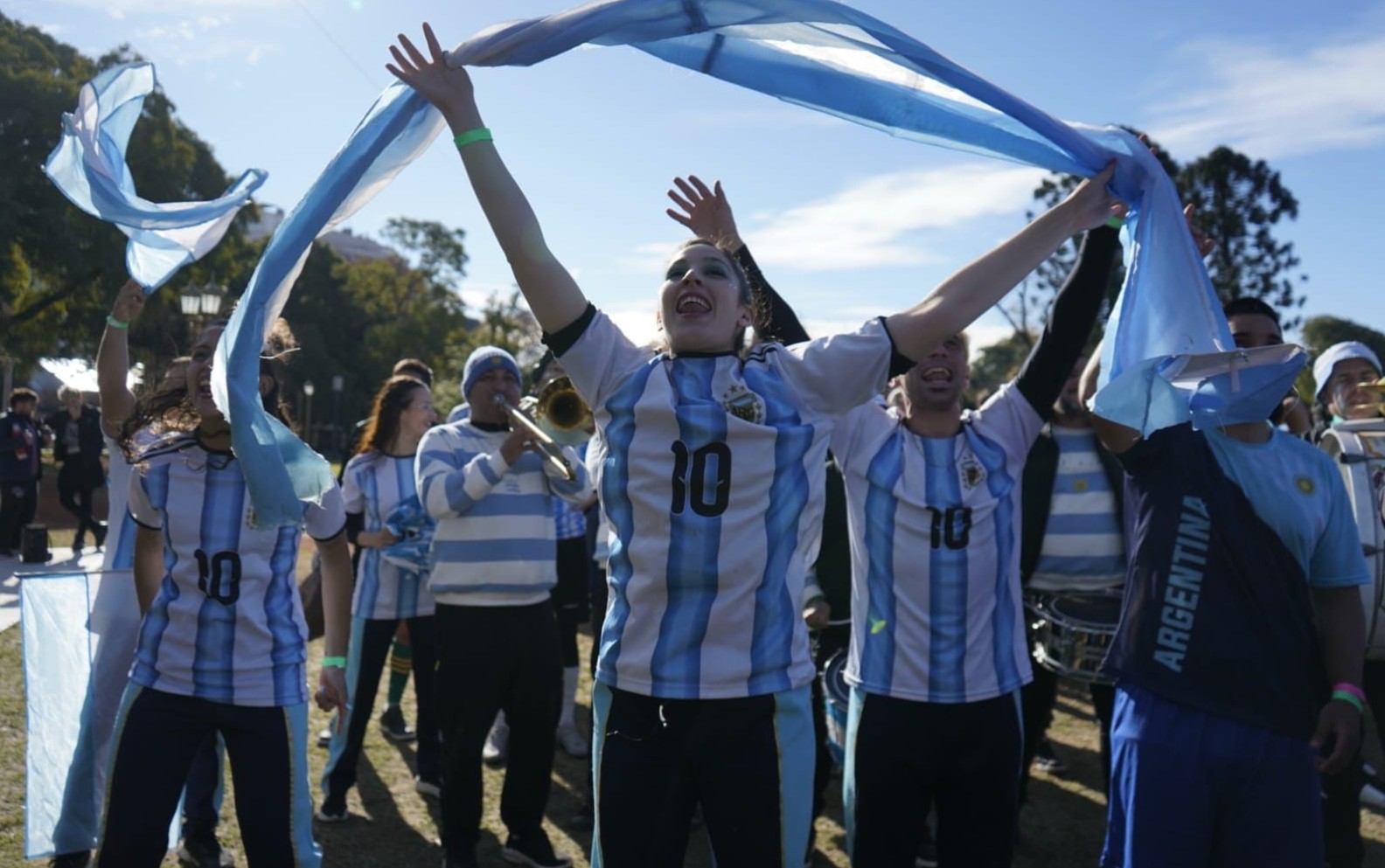 Un estallido de felicidad tras el increíble triunfo de la Selección en los Fan Fest 