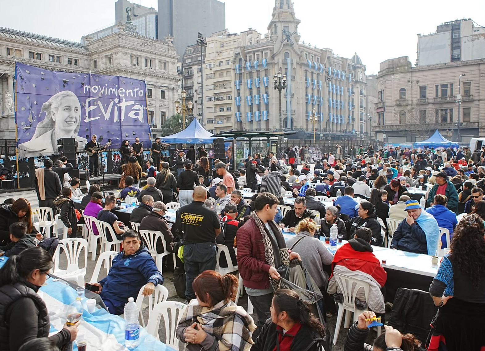 El Evita realizó acciones en la calle por el 9 de Julio