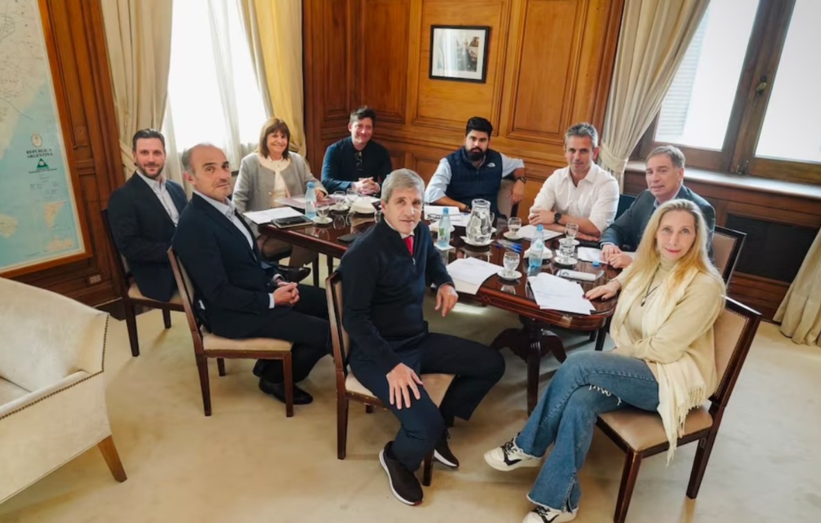 Milei ordena reformas y apunta a las PASO  