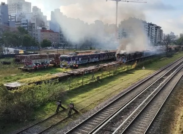 Colegiales: la sucesión de incendios renueva el reclamo por el playón ferroviario