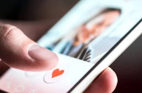 Del flechazo al algoritmo: las app de encuentros y el cambio de época