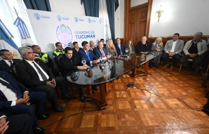 Gobernador aliado de Milei desdobla las elecciones