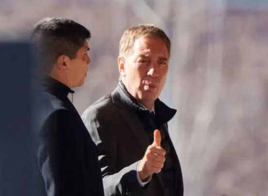 Santilli mueve las piezas: Geuna fuera del tablero  
