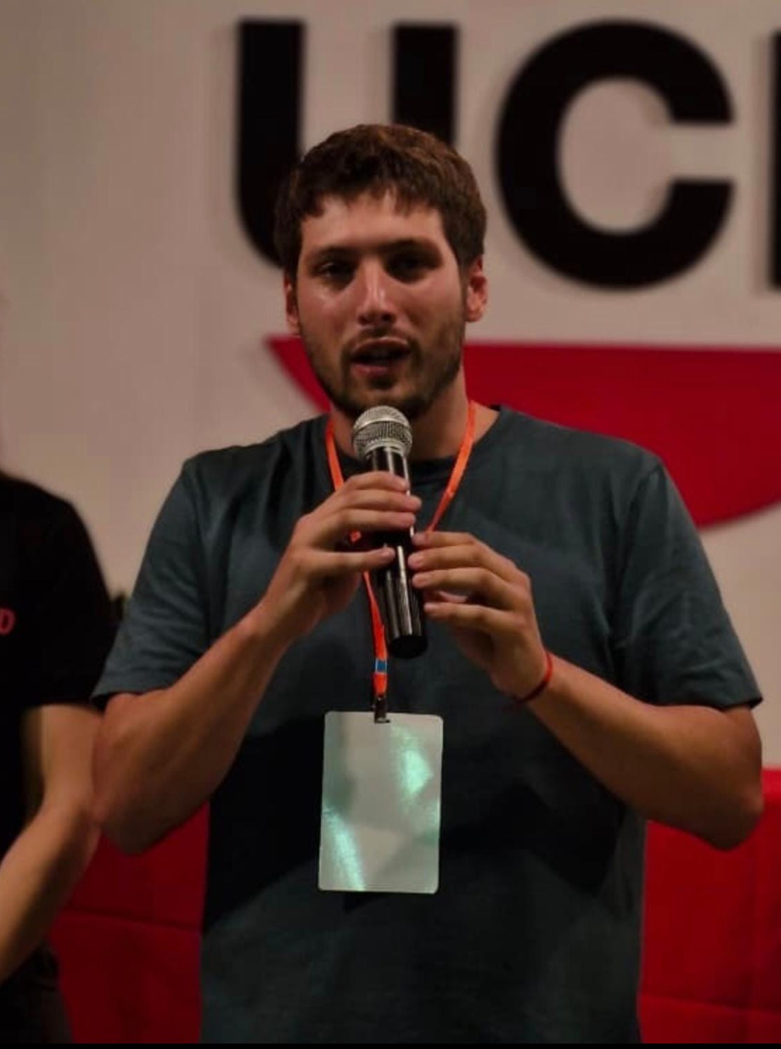  Un joven radical muy picante