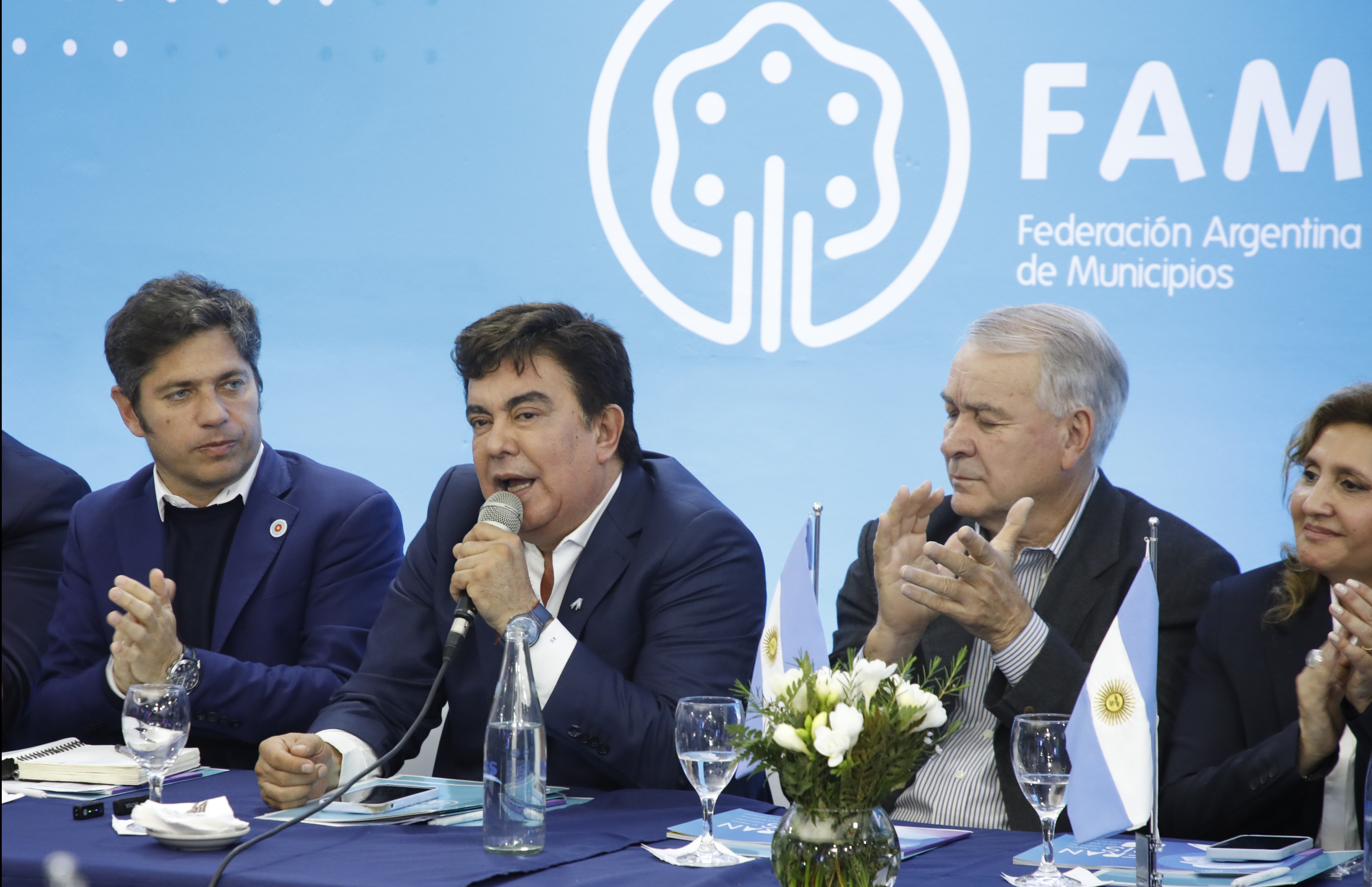  Espinoza: “Milei quiere llenar de ‘otras Malvinas’ todo el territorio de Argentina"