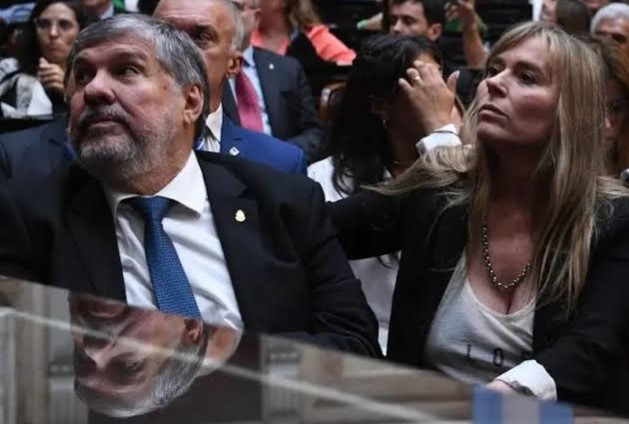 Senadores Mayans y Di Tullio:  “Que se dejen de hinchar las pelotas”