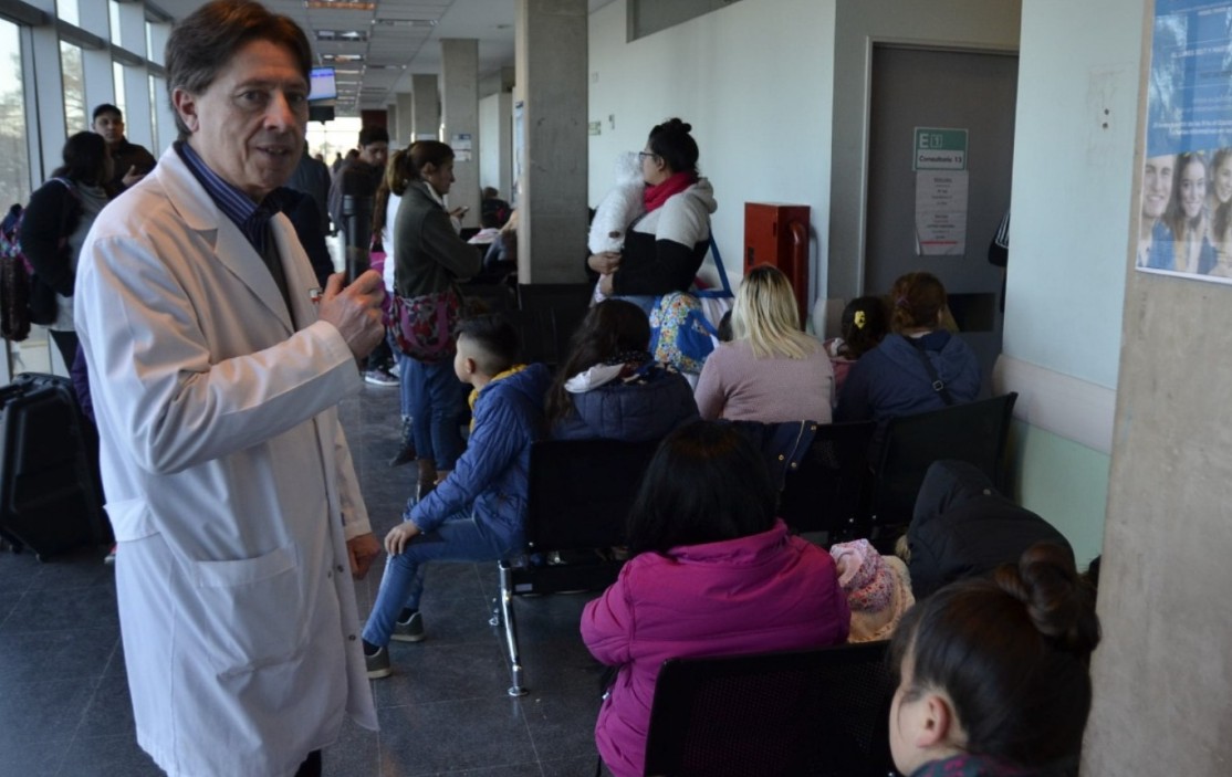 Hospitales nacionales cobrarán a extranjeros no residentes