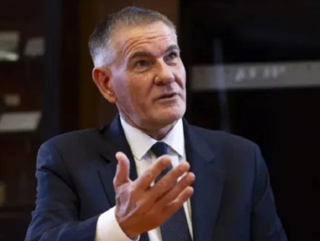 Castagneto advierte sobre la crisis económica: “La gente no llega al día 10”