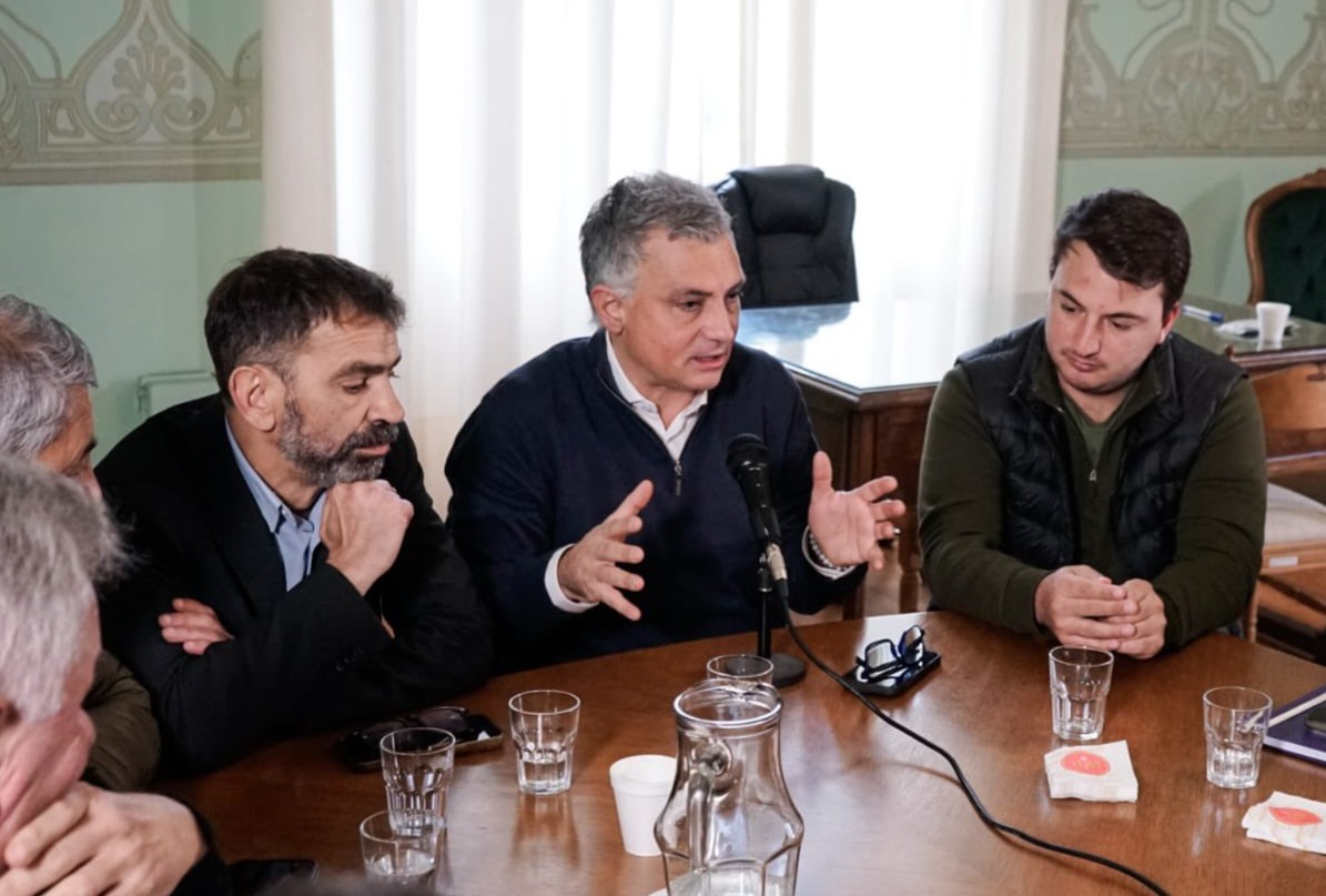 LLA prepara alianza amplia para disputarle la PBA al PJ